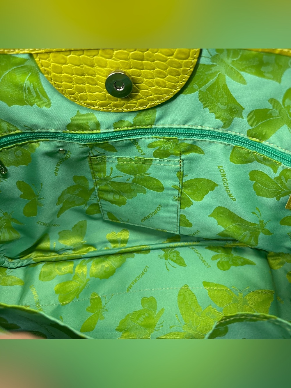Longchamp Green Croc Embossed Roseau Bag - Picture 10 of 13
